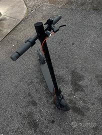 Monopattino eletrico xiomi