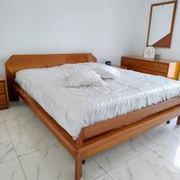 comò comodini letto e specchio