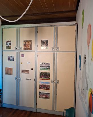 Armadio guardaroba in legno 