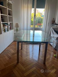 Tavolo da pranzo in vetro e acciaio