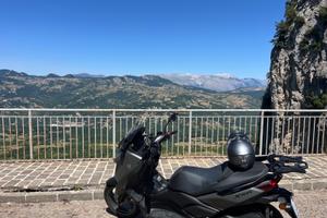 scooter con moto