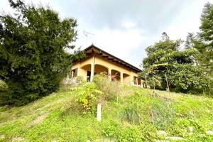 Villa di 350 m² con più di 5 locali e box auto dop
