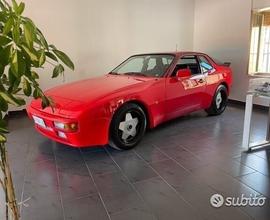Porsche 944