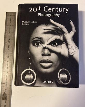 Century Photography di Museum Ludwig Cologne