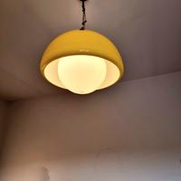Lampadario giallo moderno 