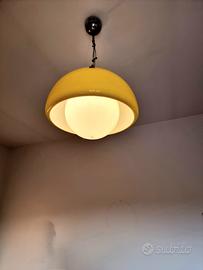Lampadario giallo moderno 