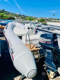 Gommone con motore yamaha