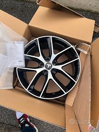 Cerchi in lega 19 mak voltage per tesla