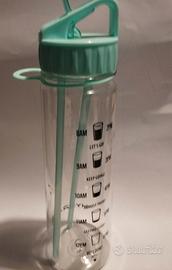 Borraccia graduata e con orari per bere