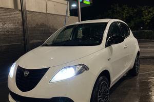 2015 lancia ypsilon