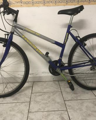 mountain bike blu con cerchi da 26" - taglia M