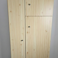 Mobile multiuso a 3 ante e con ripiani interni