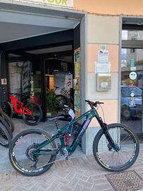 Santa cruz vala carbon