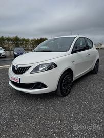 Lancia Ypsilon 1.0 FireFly 5 porte S&S Hybrid Gold