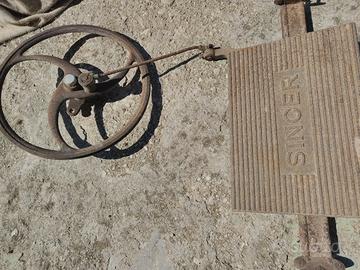 Pedale macchina da cucire Singer antica