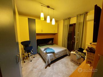 Armadio ad angolo con scrivania