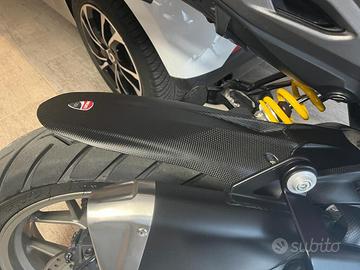 PARAFANGO POSTERIORE CARBONIO MULTISTRADA V2 V2S 9