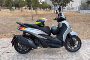 Scouter Piaggio Beverly 400s