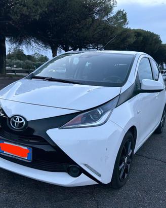 Toyota Aygo 1.0 x-play 5p, 78.221 km, 1° proprieta