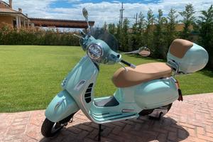 Vespa 300GTS anniversario