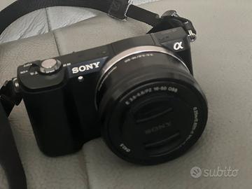 Macchina fotografica Sony alfa5000