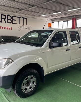 Nissan Navara 2.5 dCi 4x4 Gancio PERMUE RATE