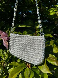 Borsa artigianale all’uncinetto