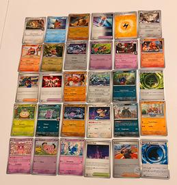 Lotto di 30 carte miste pokemon