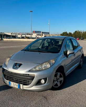 Peugeot 207 1.4 HDi 68cv neopantentati full
