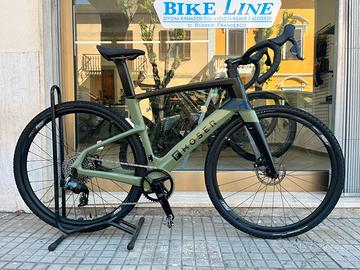 Bicicletta gravel e bike