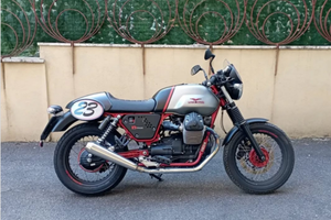 Moto Guzzi V7 Racer II numerata