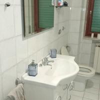 Mobiletto bagno con specchio