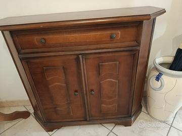 Mobile e porta ombrelli