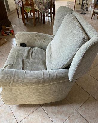 Poltrona Relax reclinabile con poggiapiedi