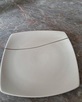 Set da 6 di piatti, una ciotola e un vassoio 
