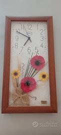 Orologio artigianale con fiori veri  cornice legno
