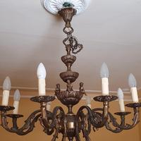 Pesante lampadario in bronzo 