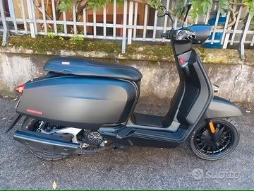 BLACK FRIDAY Lambretta V 125 Special NERA OPACA