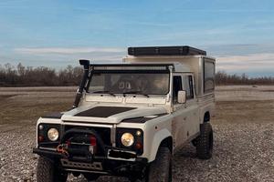 Land rover defender 130