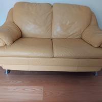  divanetto  in pelle 