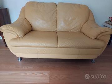  divanetto  in pelle 