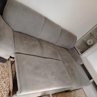  divano usato meno di un anno a cremona. 