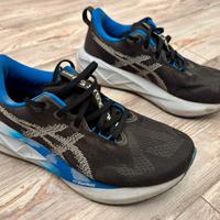 Scarpe running Asics Novablast 5