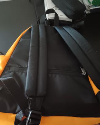 Zaino eastpak pari al nuovo