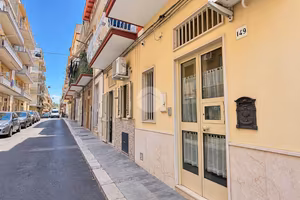 2 LOCALI A MANFREDONIA