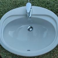 Lavandino da incasso Ideal standard con rubinetto