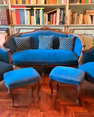 Salotto stile Chippendale – divano, poltrone e puf
