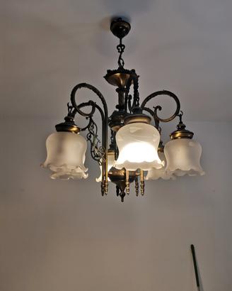 2 lampadai 5 luci l'altro 3 lici e die allpliche c