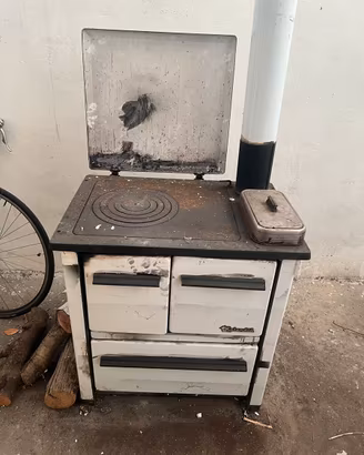 Cucina Economica a Legna Splendid con tubo