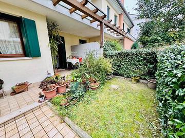 Villetta a schiera di 102 m² con 3 locali e box au